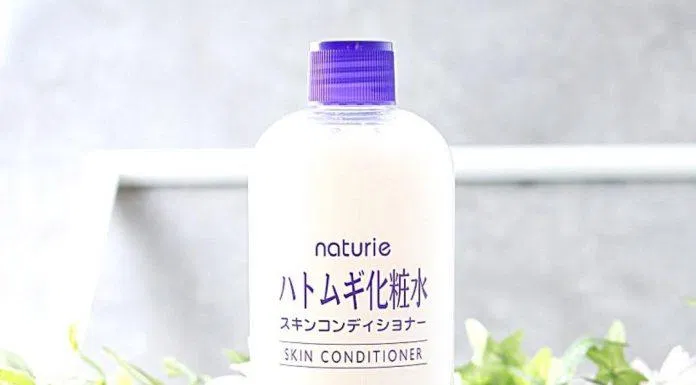 nét Toner Naturie Hatomugi Skin Conditioner Lotion với phương pháp lotion mask sẽ cấp ẩm đầy đủ cho da để làn da luôn bóng khỏe. (Nguồn: Internet).