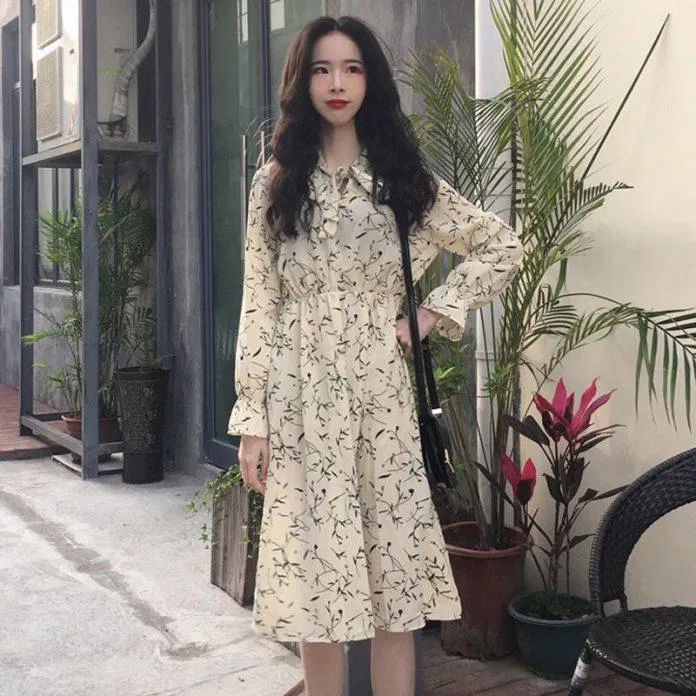 Những chiếc váy hoa vẫn cực "hot" trong mùa đông. (Nguồn: Internet)