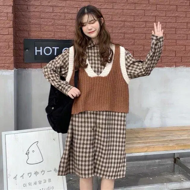 Áo gile len mặc cùng với những chiếc váy freestyle. (Nguồn: Internet)