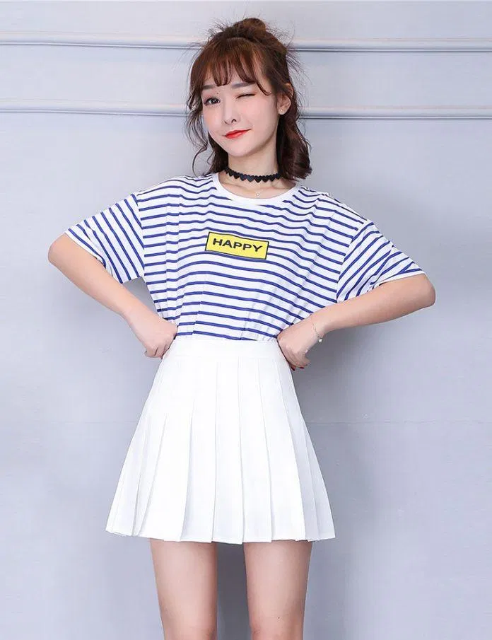 Phong cách năng động, nhiệt huyết và dễ thương với váy xếp ly ngắn