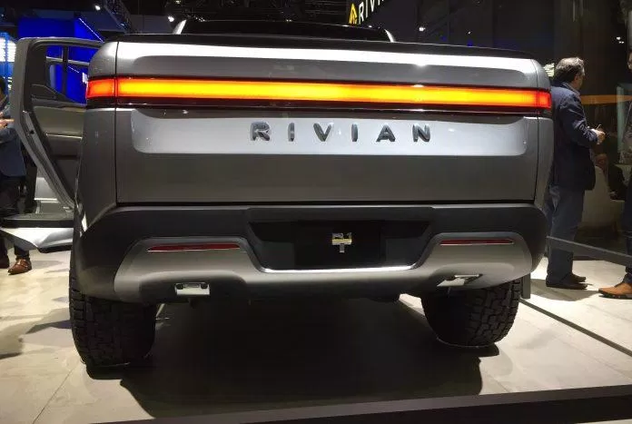 Phần đuôi xe của Rivian R1T. Ảnh: internet