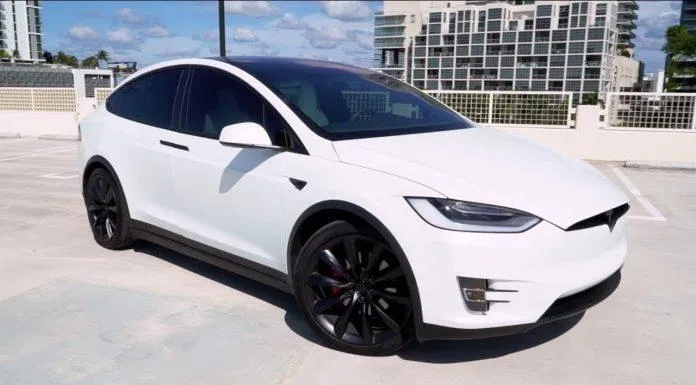 Mẫu xe SUV Tesla Model X. Ảnh: internet Mẫu xe SUV Tesla Model X. Ảnh: internet