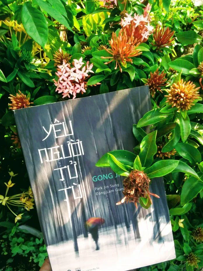 Cuốn tiểu thuyết lãng mạn Yêu Người Tử Tù như dòng nhật ký đầy xúc động Cuốn tiểu thuyết lãng mạn Yêu Người Tử Tù như dòng nhật ký đầy xúc động