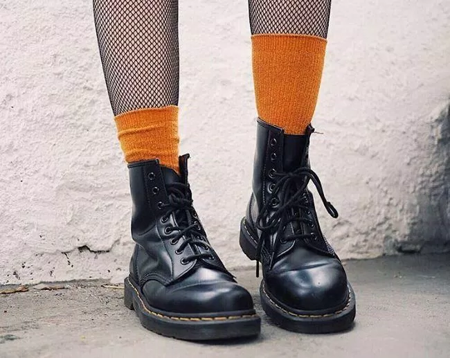 Boots Dr Marten phong phú về kiểu loại cũng như màu sắc. (nguồn ảnh: internet.) Boots Dr Marten phong phú về kiểu loại cũng như màu sắc. (nguồn ảnh: internet.)