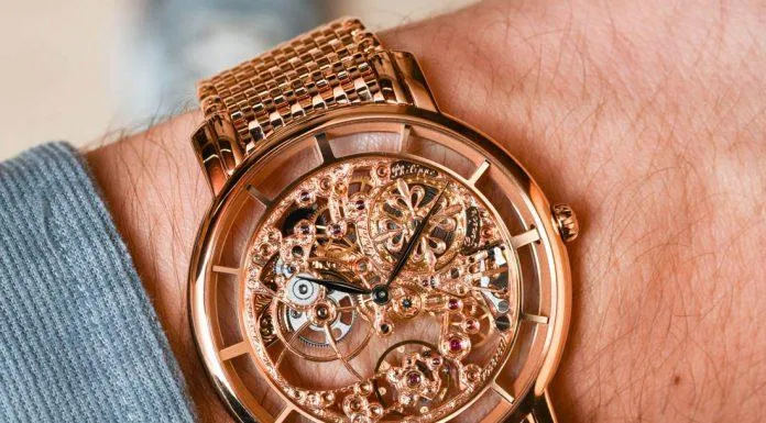5180/1R - COMPLICATIONS với kết cấu phức tạp, chi tiết.; dây đeo vỏ thép sang trọng. (Nguồn: Internet).
