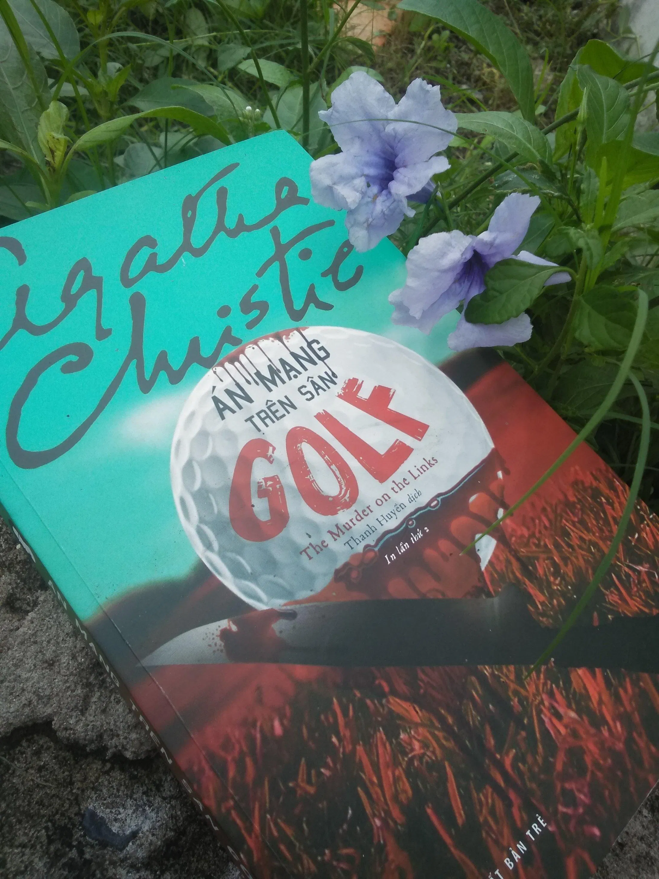 Cuốn sách Án Mạng Trên Sân Golf