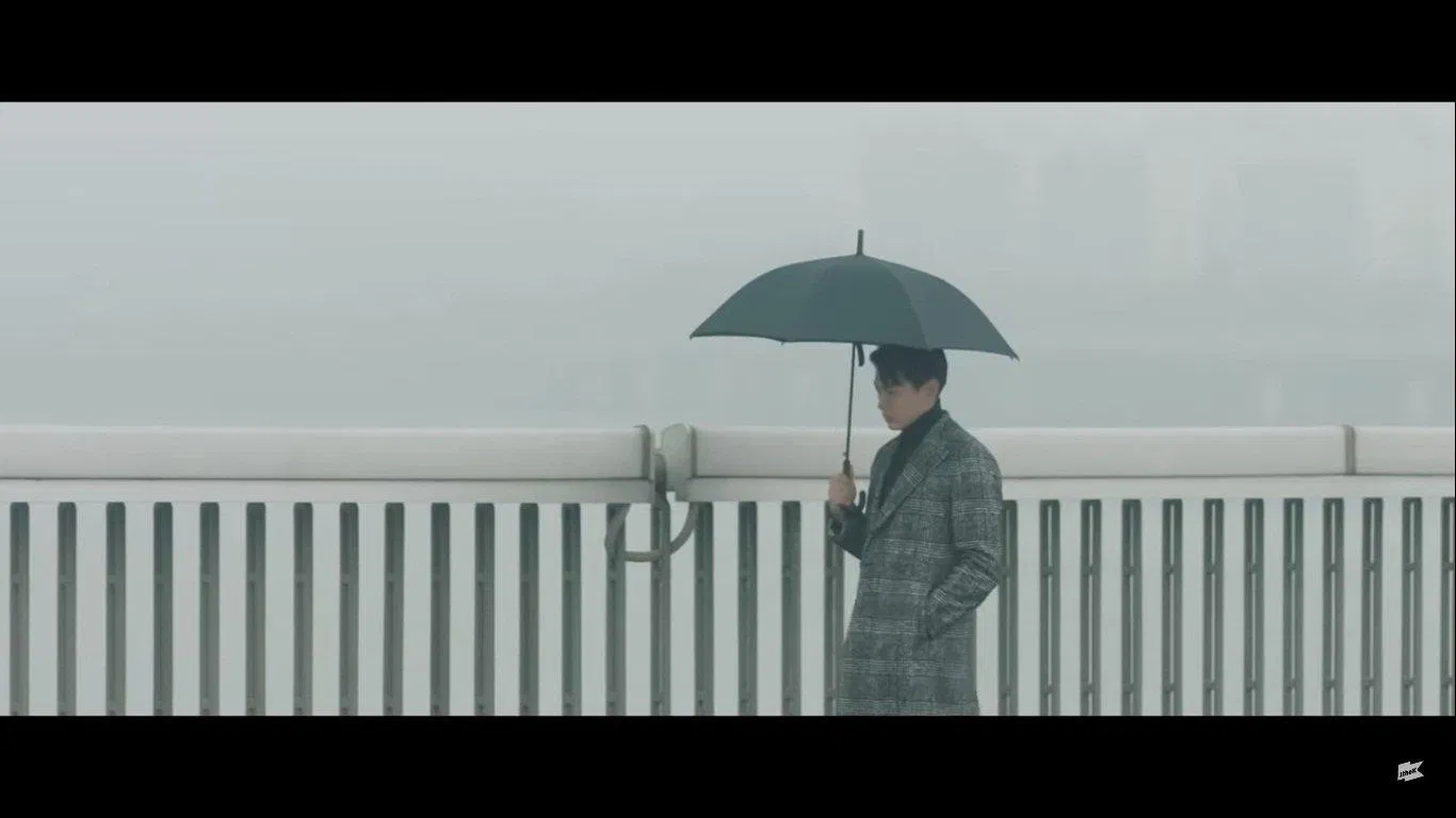 Cảnh quay như phim điện ảnh trong MV "Tender Love"