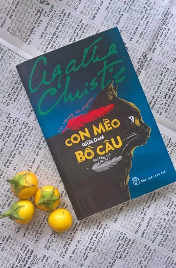 Cuốn sách trinh thám Con Mèo Giữa Đám Bồ Câu Cuốn sách Con Mèo Giữa Đám Bồ Câu