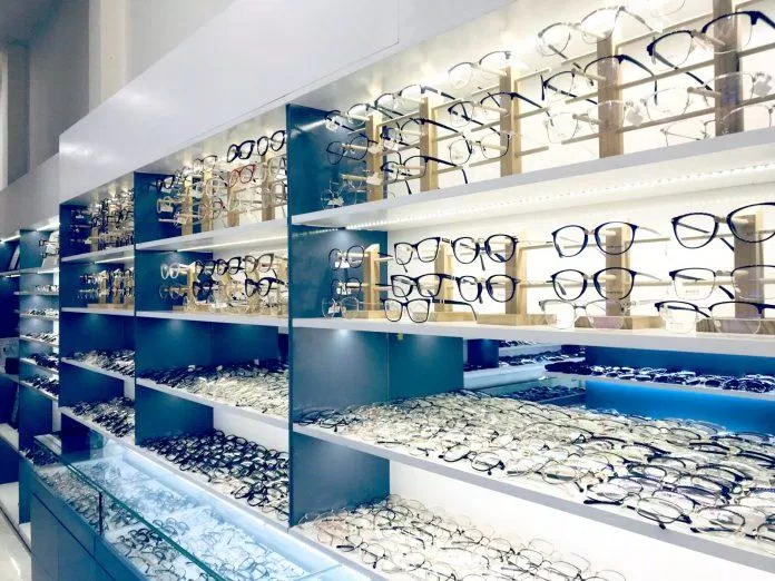 Cửa hàng mắt kính Shady thường xuyên cập nhật những mẫu kính mắt mới (ảnh: internet)