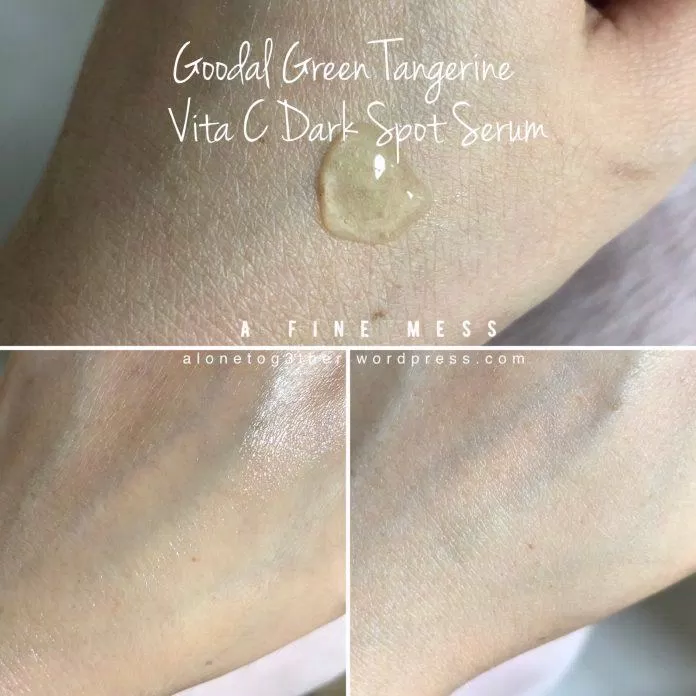 Goodal Green Tangerine Vita C Dark Spot có kết cấu dạng gel dễ dàng thẩm thấu vào da. (Nguồn: A Fine Mess).