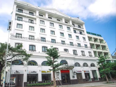 Toàn cảnh phía ngoài Grand Móng Cái Hotel Toàn cảnh phía ngoài Grand Móng Cái Hotel