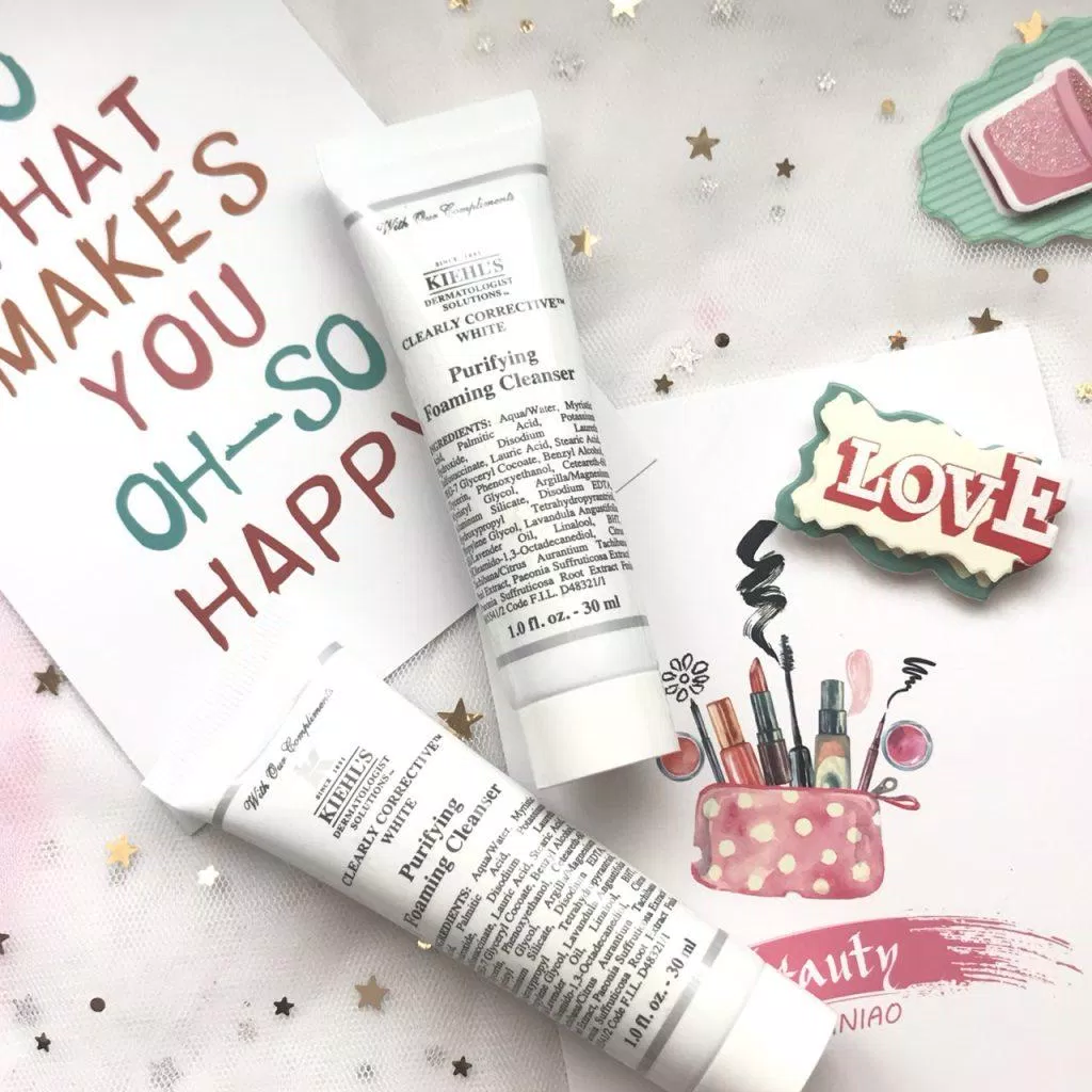 Review sữa rửa mặt Kiehls Clearly Corrective Brightening & Exfoliating Cleanser: Làm sạch sâu và sáng da Bạch Dương BHA (Salicylic Acid) da nhạy cảm dưỡng da Dưỡng trắng Dưỡng trắng da Đá Ngọc Trai gel tẩy tế bào chết hoa mẫu đơn Kiehls làm sạch da làm sạch sâu mỹ phẩm mỹ phẩm dưỡng da mỹ phẩm Kiehls review mỹ phẩm review sữa rửa mặt rửa mặt sáng da Some By Mi sữa rửa mặt sữa rửa mặt Kiehls sữa rửa mặt Kiehls Clearly Corrective Brightening & Exfoliating Cleanser tẩy tế bào chết thiên nhiên thiết kế trải nghiệm trắng da