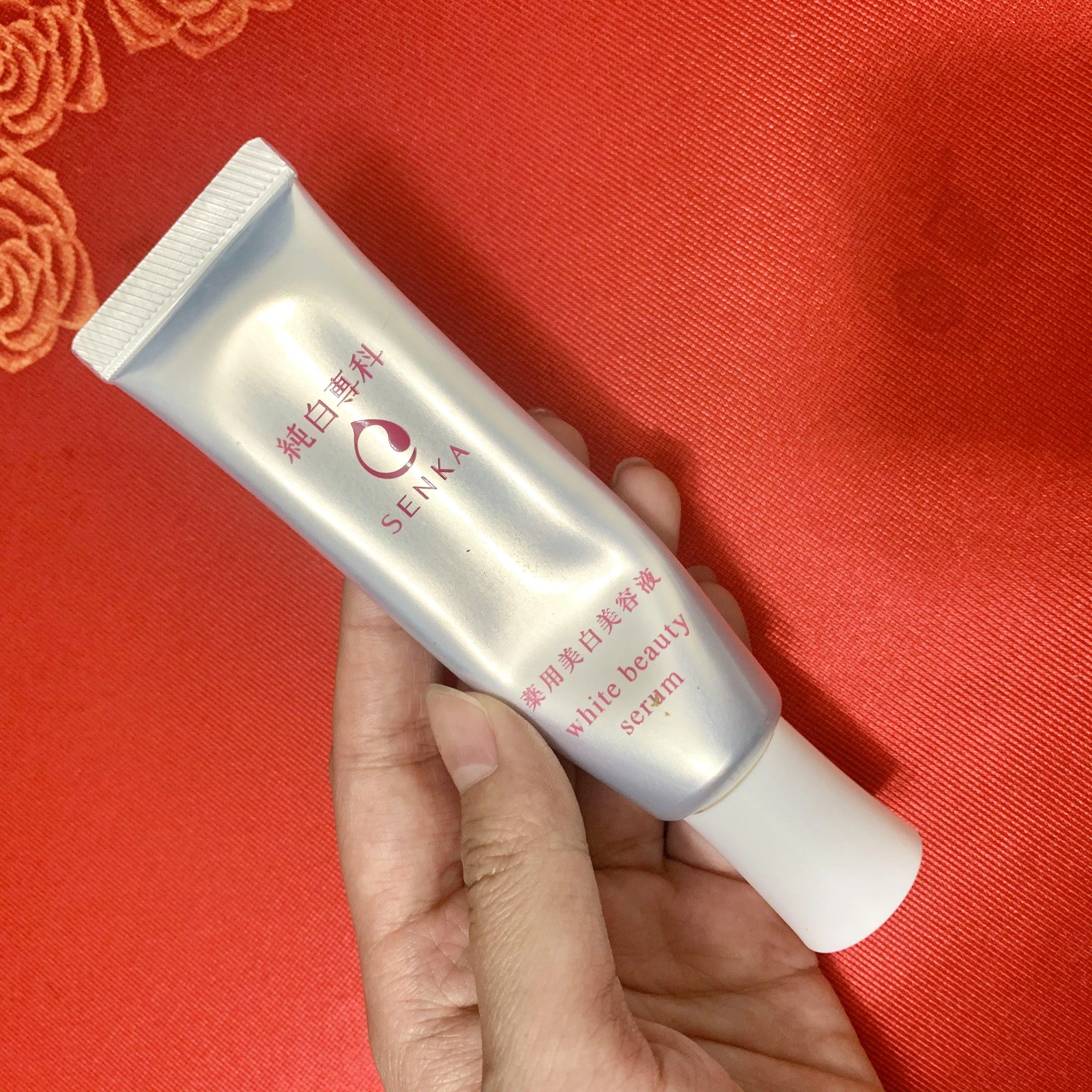 Bao bì nhũ bạc lấp lánh khá hút mắt người dùng (nguồn: BlogAnChoi)