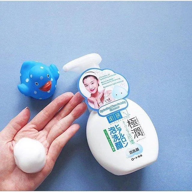 review-sua-rua-mat-tao-bot-hada-labo-gokujyun-foaming-cleanser-lam-sach-duong-am-cho-da-mua-dong-4 Hệ dưỡng ẩm HA, thành phần chính trong dòng dưỡng ẩm nhà Hada Labo, dưỡng ẩm chuyên sâu, tăng độ đàn hồi, bảo vệ làn da. (Ảnh: Internet)