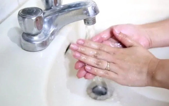 Rửa tay thật sạch bằng xà phòng rửa tay