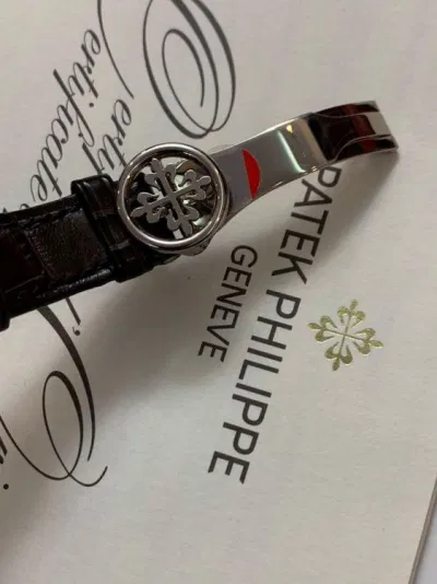 Thánh giá Calatrava trở thành biểu tượng chính thức của công ty. (Nguồn: Internet).