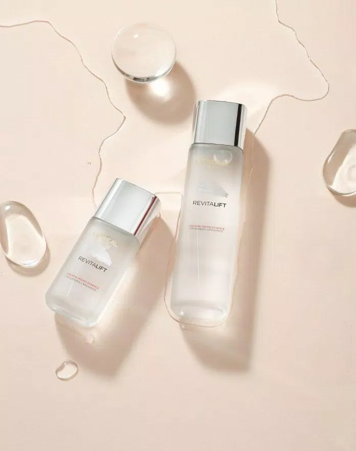Review dưỡng chất căng mướt da LOréal Paris Revatalift Crystal Micro Essence BHA (Salicylic Acid) chăm sóc làn da mịn màng chiết xuất lá cỏ hổ dưỡng ẩm cho da dưỡng chất căng mướt da loréal giúp da săn chắc LOréal LOréal Paris Revatalift Crystal Micro Essence mờ thâm