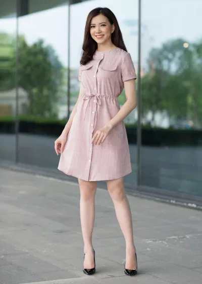 Những chiếc váy suông thắt eo sẽ phù hợp với người có cơ thể nhỏ bé hơn. (Nguồn: Internet)