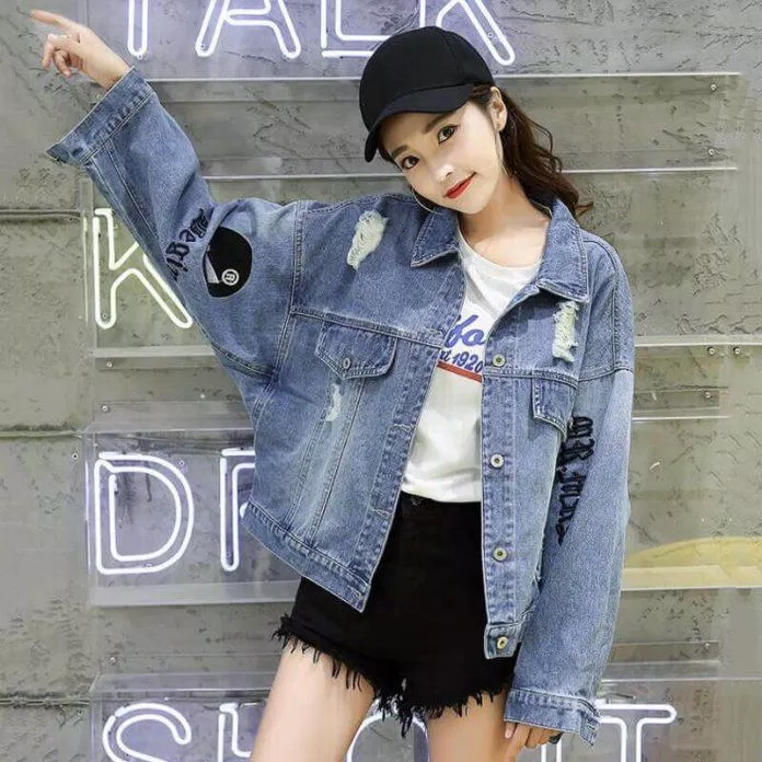 Áo khoác jeans chính là item ruột bất chấp thời tiết. (Nguồn: Internet)