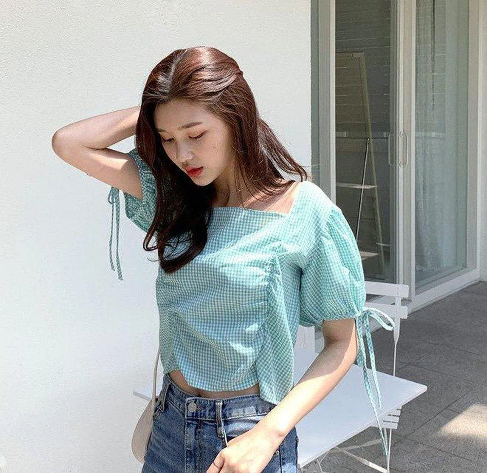 tay bồng cổ vuông kẻ xanh. (nguồn ảnh: internet.) tay bồng cổ vuông kẻ xanh. (nguồn ảnh: internet.)