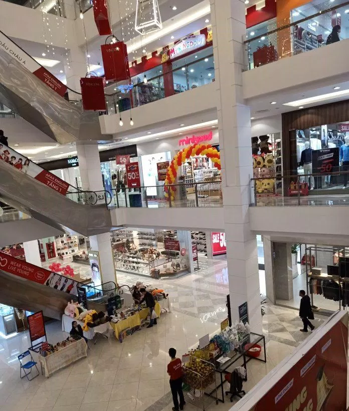 Bên trong Vincom Plaza Móng Cái Bên trong Vincom Plaza Móng Cái