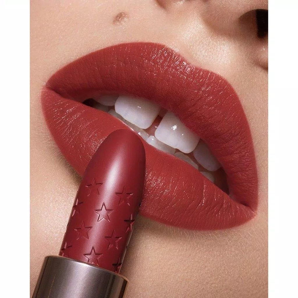 Màu Gallop trong ColourPop Lux Lipstick gây thương nhớ bởi sắc màu đẹp hút mắt