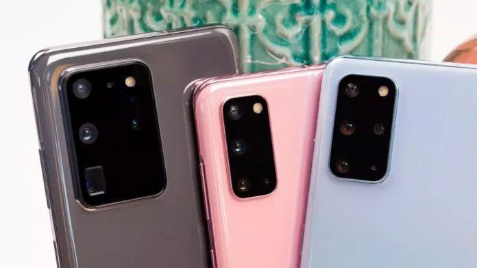 171 Samsung Galaxy S20, S20+ và Galaxy S20 Ultra: Nên mua điện thoại nào nhất? mới nhất 8 Cụm camera sau là điểm nhấn của Galaxy S20 Ultra. Hình ảnh: trang web