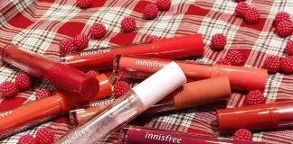 Innisfree Fruity Squeeze Tint cho đôi môi căng mọng tựa như trái cây chín mọng. (nguồn: Internet)