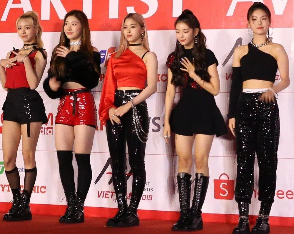 itzy AAA 2019