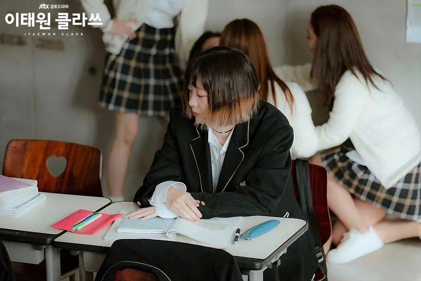 Jo Yi Seo đầy "cool ngầu" từ lúc còn đi học jo yi seo