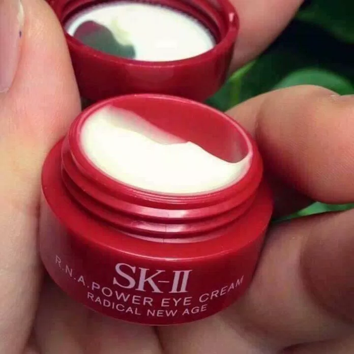 Kem dưỡng mắt SK-II R.N.A Power Eye Cream Radical New Age giúp da căng mịn, tươi trẻ kem dưỡng mắt