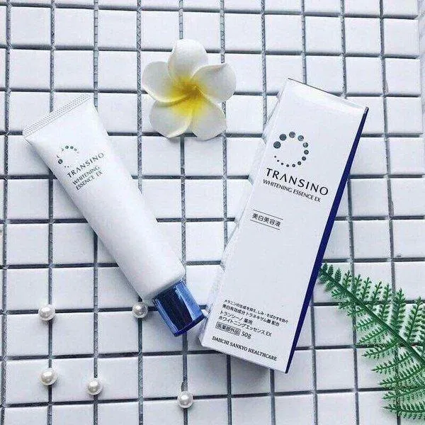 Kem trị nám, dưỡng trắng da Transino Whitening Essence Ex Tinh chất dưỡng trắng trị nám Transino là sản phẩm cực kì nổi tiếng trong thị trường mỹ phẩm cải thiện nám của Nhật (Ảnh: Internet)