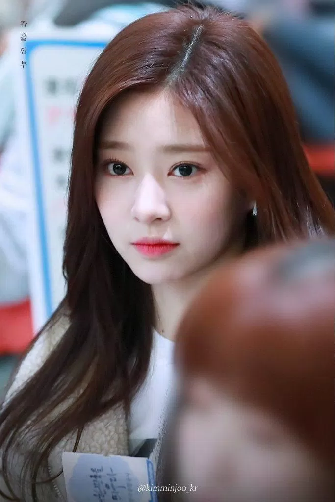 Nhan sắc vô thực "đốn tim" người hâm mộ của Minjoo minjoo izone