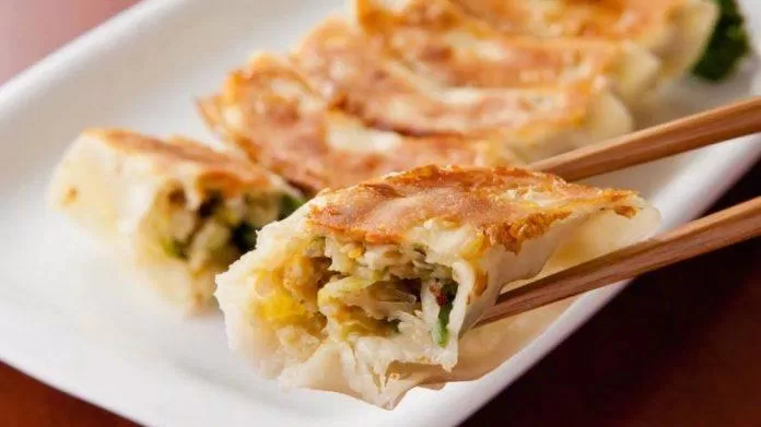 Hoàn thành món há cảo chiên thơm ngon món há cảo chiên