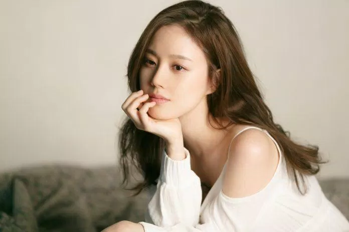 Nét đẹp nhẹ nhàng, ngọt ngào của Moon Chae Won được nhiều dân Hàn ưa chuộng. (Ảnh: Internet)