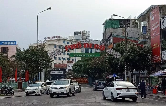 Phố đi bộ vào buổi sáng Phố đi bộ vào buổi sáng