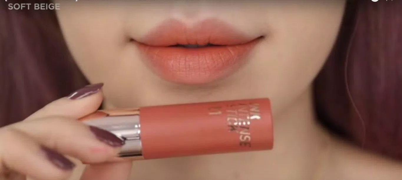 Màu son thời thượng và trendy có bạn ánh nhìn trẻ trung, năng động cùng phong cách cá tính (Ảnh: BlogAnChoi) Màu son thời thượng và trendy có bạn ánh nhìn trẻ trung, năng động cùng phong cách cá tính