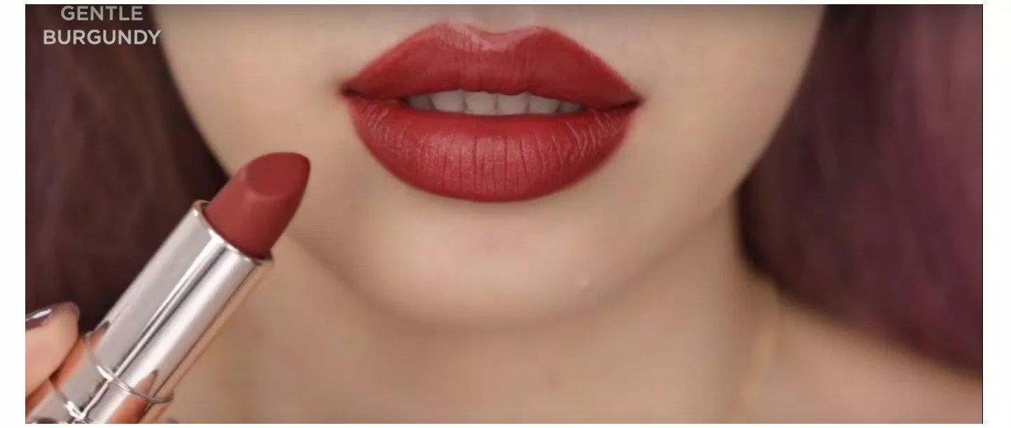 Màu son giúp tôn da và trắng răng, phù hợp mọi phong cách makeup và mọi hoàn cảnh (Ảnh: BlogAnChoi) Màu son giúp tôn da và trắng răng, phù hợp mọi phong cách makeup và mọi hoàn cảnh