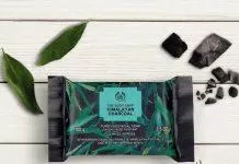 Thiết kế bao bì sang - xịn - mịn của xà phòng rửa mặt The Body Shop với tone màu đen kết hợp xanh lá. (Ảnh: Internet)