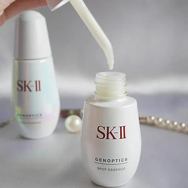 Serum SK-II GenOptics Spot Essence với công thức chứa Pitera trị thâm nám vô cùng hiệu quả serum trị nám skii