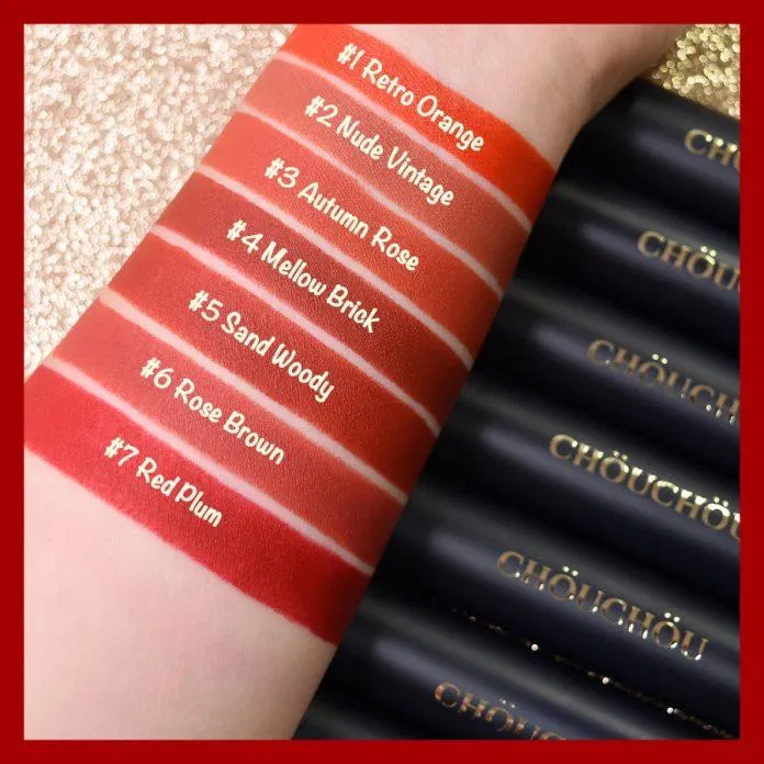 Khi tô son lên môi mình có thể cảm nhận rõ ràng độ mịn mướt, lớp finish có độ lì vừa phải (nguồn: Internet)