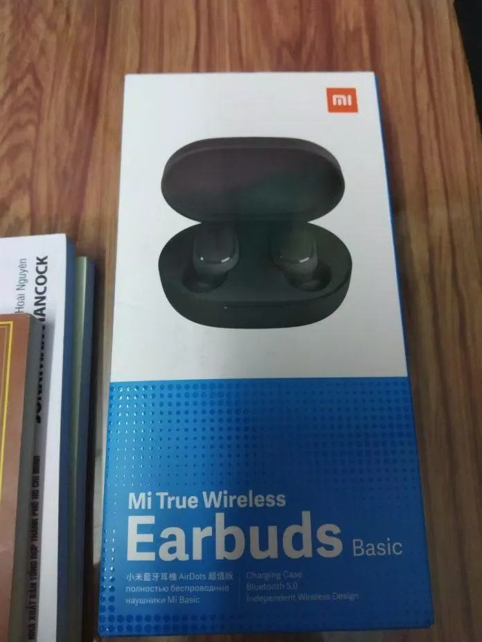 Mặt trước hộp tai nghe Mi True Wireless Earbuds Basic Ảnh: BlogAnChoi