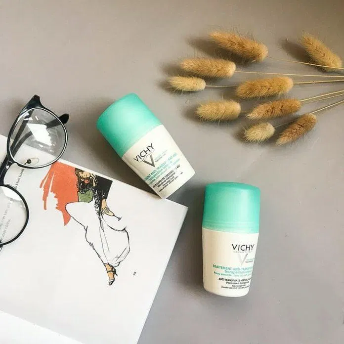 Lăn cánh Vichy giúp vùng da cánh luôn khô thoáng, điều tiết bã nhờn không gây mùi cơ thể. (Ảnh: Internet) Lăn cánh Vichy giúp vùng da cánh luôn khô thoáng, điều tiết bã nhờn không gây mùi cơ thể. (Ảnh: Internet)