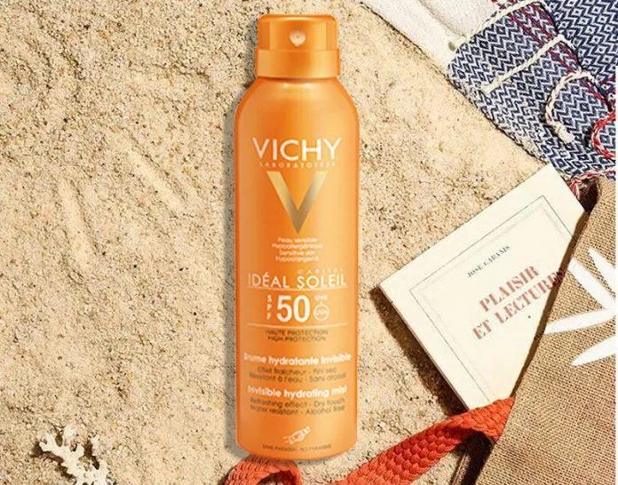 Một ưu điểm của xịt chống nắng Vichy chính là khả năng chống nắng cho cả cơ thể, thiết kế nhỏ gọn cho nàng thuận tiện sử dụng. (Ảnh: Internet) Một ưu điểm của xịt chống nắng Vichy chính là khả năng chống nắng cho cả cơ thể, thiết kế nhỏ gọn cho nàng thuận tiện sử dụng. (Ảnh: Internet)