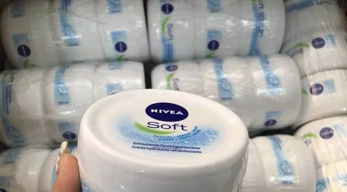 Điểm khác biệt vượt trội mà kem Nivea Soft có là nó vừa dưỡng ẩm da mặt và toàn thân (ảnh: internet).