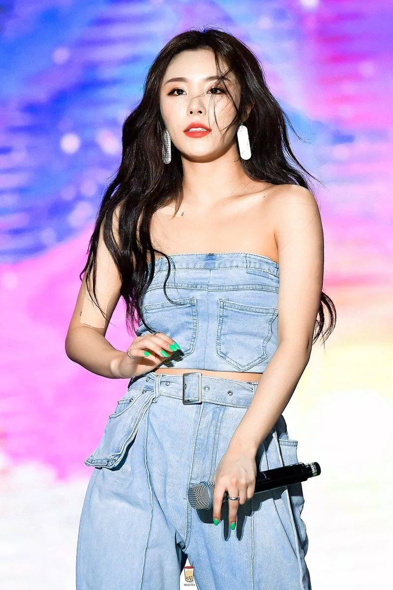 Wheein mamamoo