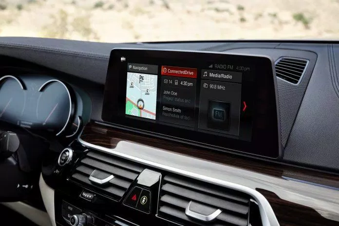Hệ thống thông tin giải trí BMW iDrive. Ảnh: internet