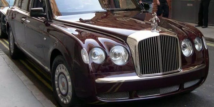 Bentley State Limousine sở hữu những trang bị tối tân nhất. Ảnh: internet