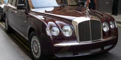 Bentley State Limousine sở hữu những trang bị tối tân nhất. Ảnh: internet