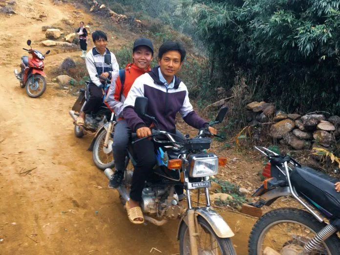 Một trong những anh tài xế lên núi đón chúng tôi (Nguồn: BlogAnChoi).